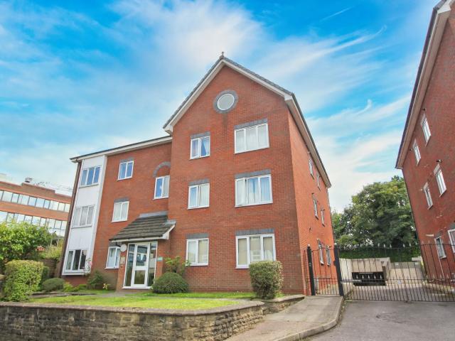 apartment in Chapel Road
