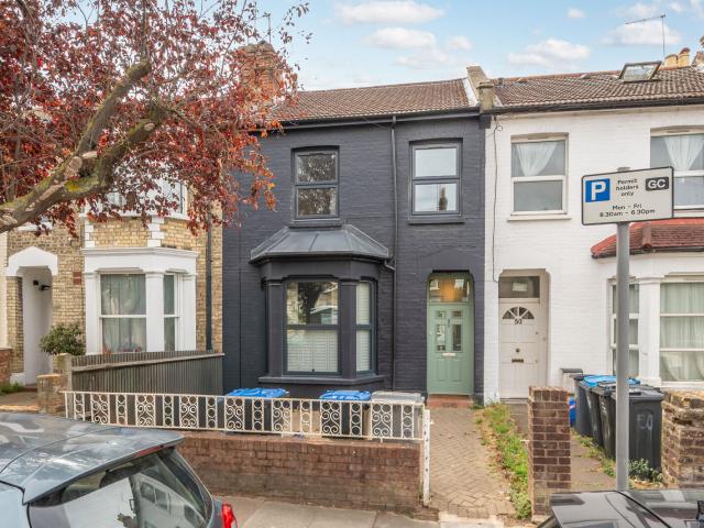 apartment in Chaplin Road, NW2