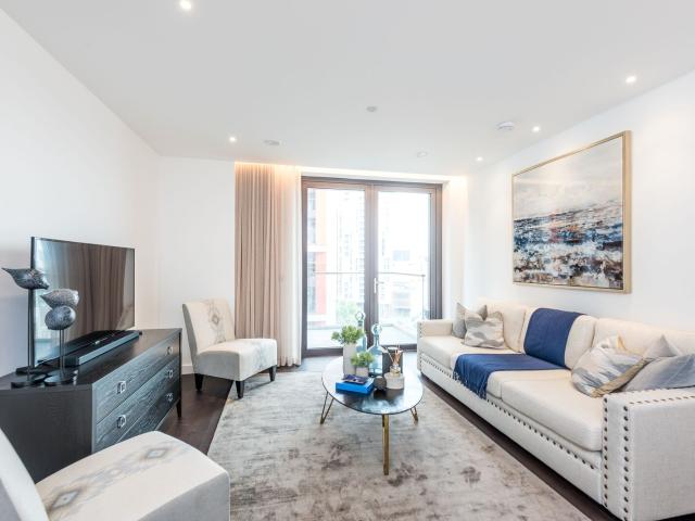 apartment in Charles Clowes Walk