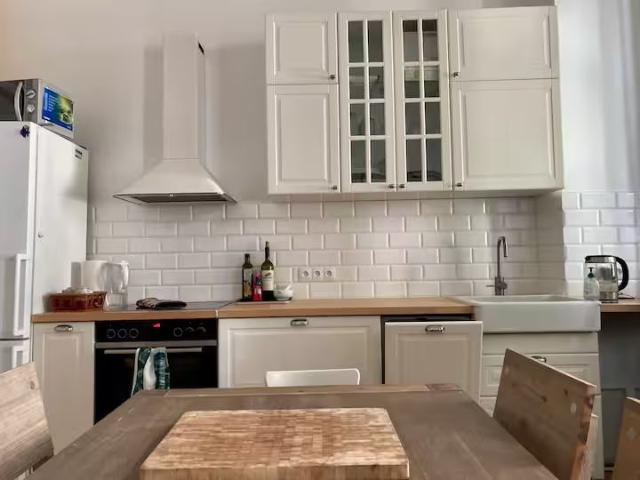 Apartment in Charlottenburg, Berlin Amsterdam Apartments for Rent