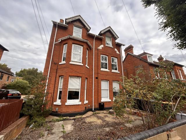 apartment in Chaucer Road MK40