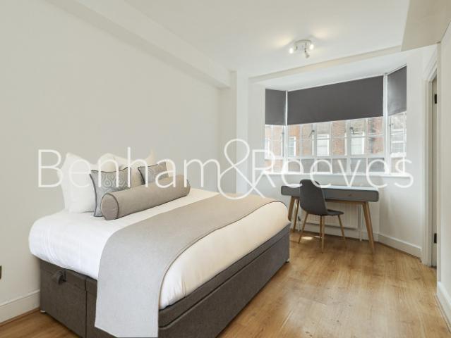 apartment in Chelsea Cloisters, Sloane Avenue, SW3