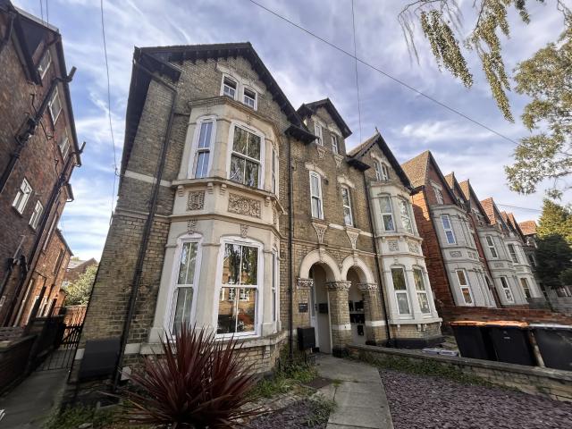 apartment in Clapham Road MK41