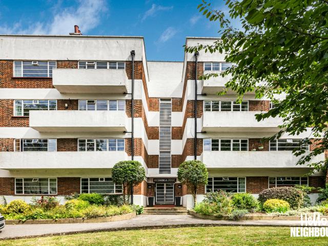 apartment in Claremont Road