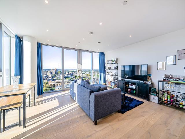 apartment in Clarendon Road, Watford