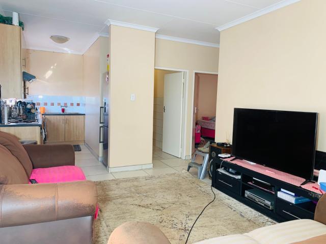 Apartment in Clarina