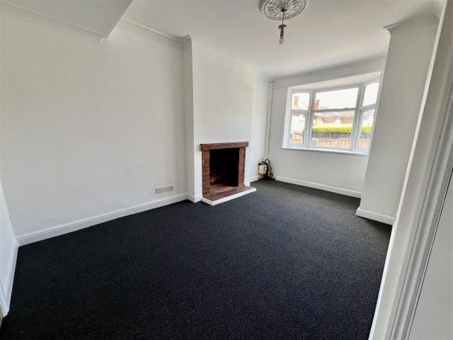 apartment in Croft Road, Stockingford, Nuneaton, CV10 7EJ