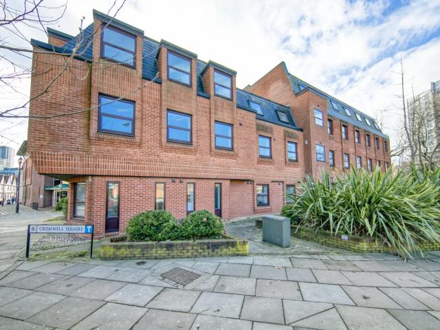 apartment in Cromwell Square
