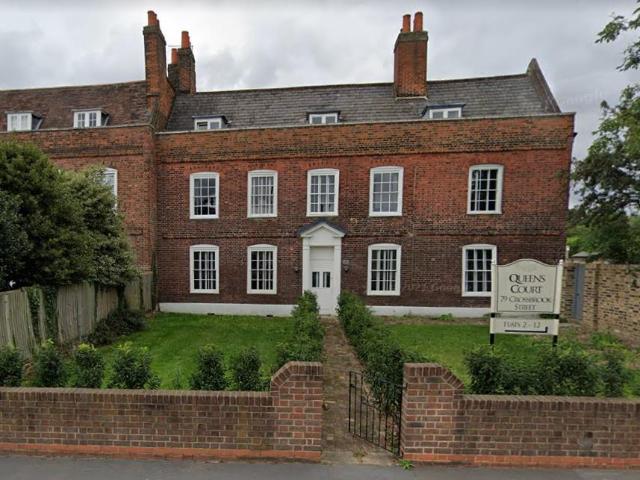 Apartment In Crossbrook Street, Cheshunt, Waltham Cross En8