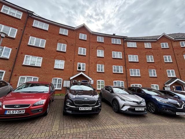 apartment in Crown Quay, MK40