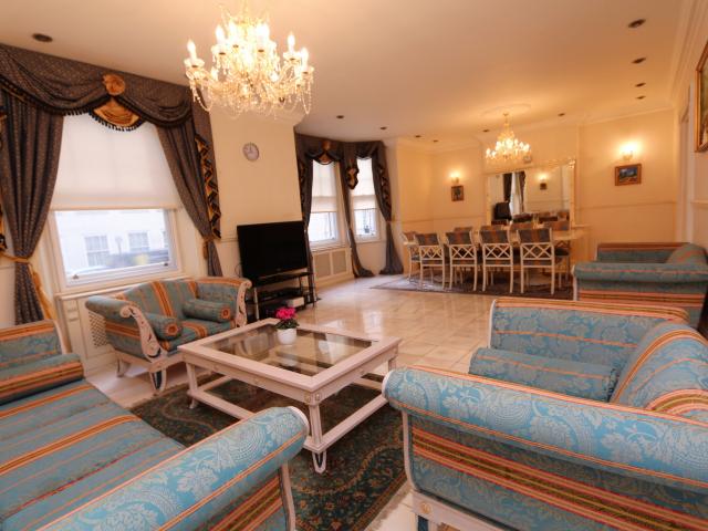 apartment in Cumberland Mansions, George Street, Marble Arch