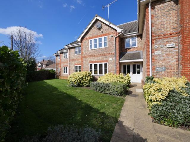 apartment in Cumberland Road, Ashford, Surrey
