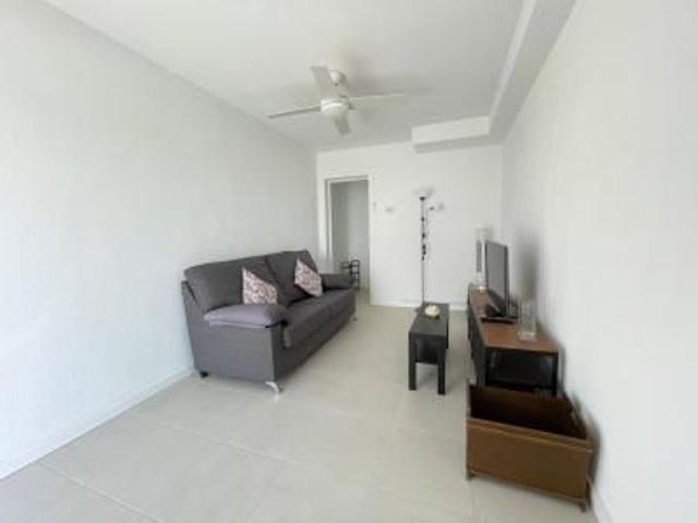 Apartment in a residential complex with communal pool in Loma 2