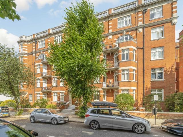 apartment in Abingdon Court, Kensington, W8