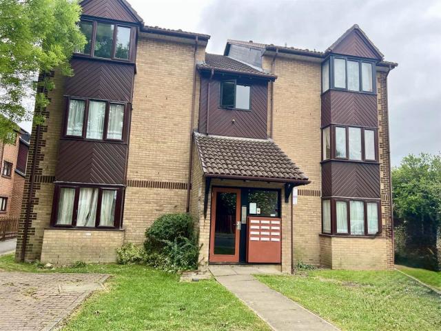apartment in Adams Way, Croydon