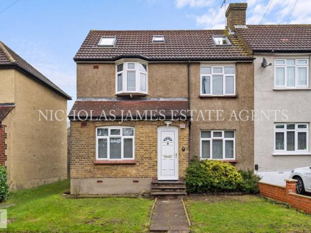 Apartment In Addison Avenue, Southgate, London N14