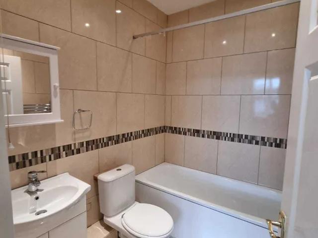 apartment in Adelaide Crescent, Hove
