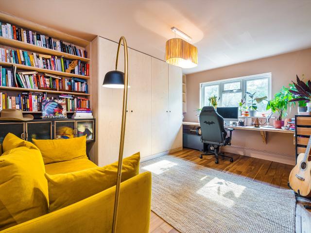 apartment in Adelaide Avenue, Brockley, SE4