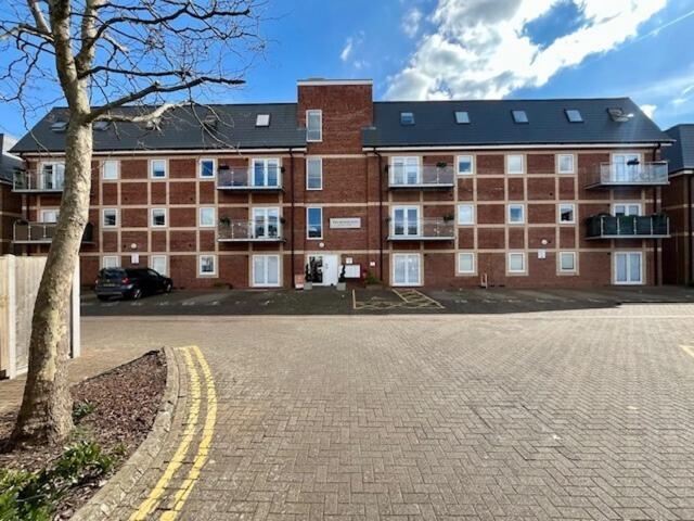 apartment in Alton Mews Aylesbury, HP19