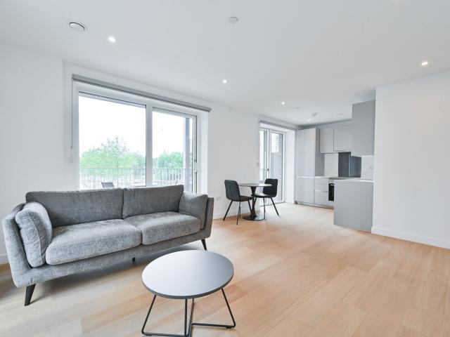 apartment in Approach House, N17