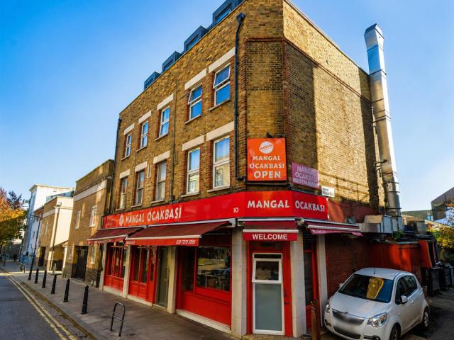 Apartment In Arcola Street, London E8