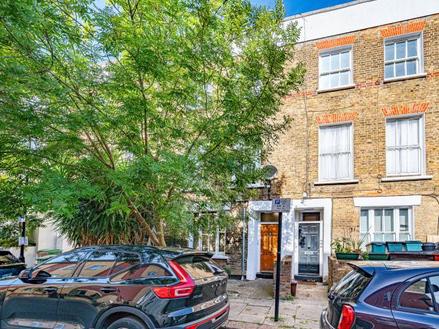 apartment in Arctic Street, NW5