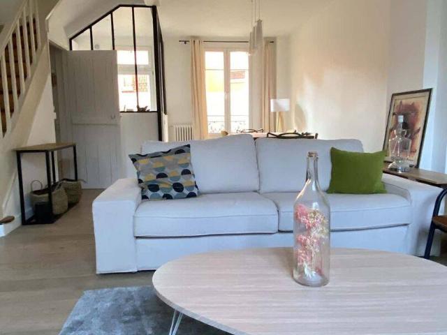 Apartment in Avenue Max de Nansouty, Asnières sur Seine for 110