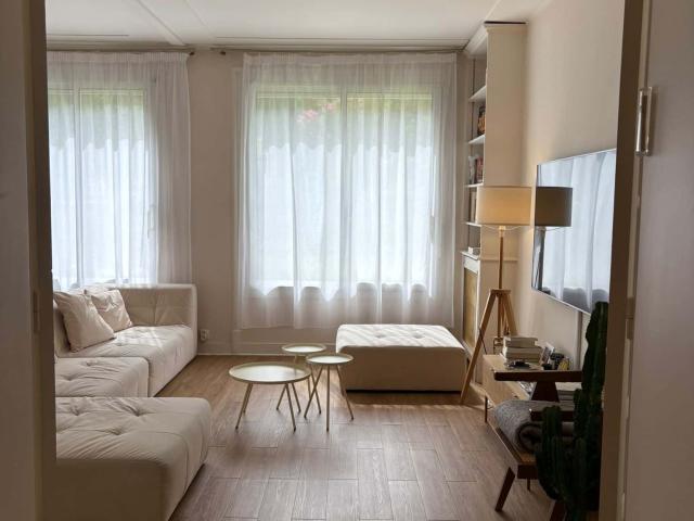 Apartment in Boulevard de la Saussaye, Neuilly sur Seine for 100 m² with 1 bedroom