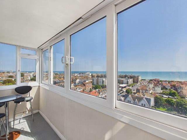 apartment in Boundary Road, Worthing, BN11 4RN
