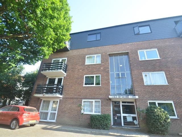 apartment in Bourne Way, Hayes
