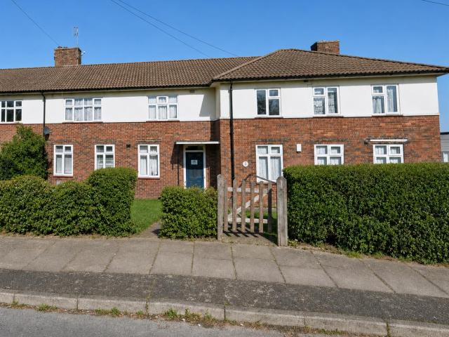 Apartment In Batchwood Green, Orpington Br5