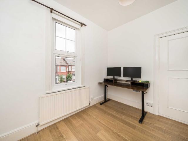 apartment in Babington Road, Streatham, SW16