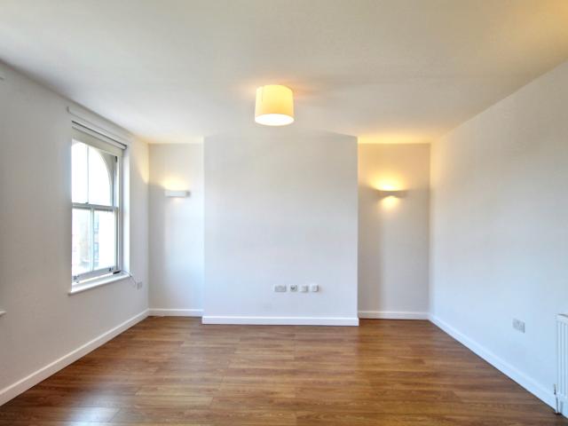 apartment in Balls Pond Road, MS207, London, N1