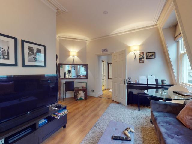 apartment in Bank Chambers, 25 Jermyn Street, Westminster