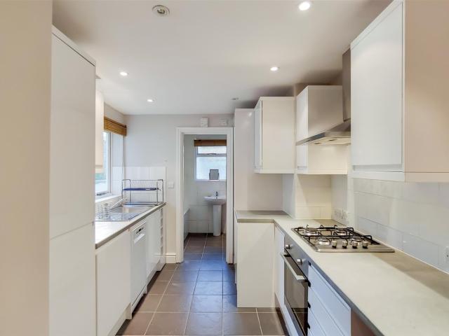 apartment in Barclay Road, Fulham, London