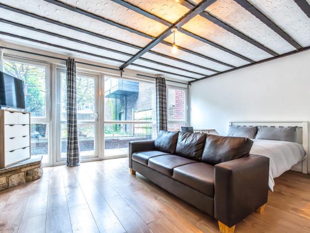 apartment in Bartholomew Court, EC1V