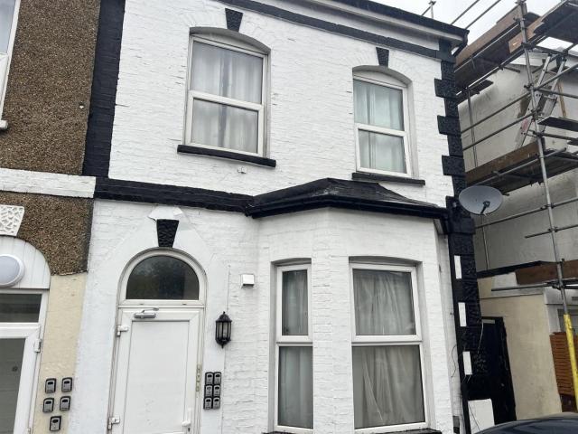 apartment in Beulah Road, Thornton Heath