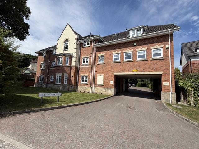 apartment in Beacon Lane, Heswall