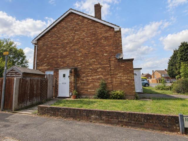 apartment in Birchen Grove, Luton