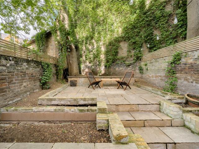 apartment in Blythe Road, Brook Green, W14