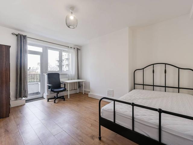apartment in Blackwall Lane