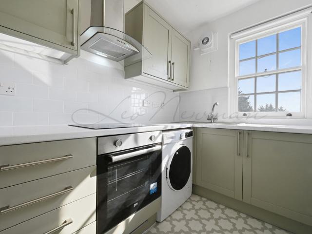 apartment in Brampton Court, Hendon, NW4