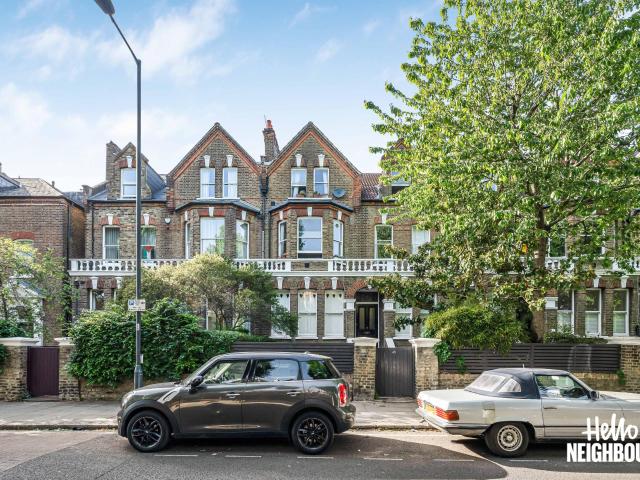apartment in Brondesbury Road