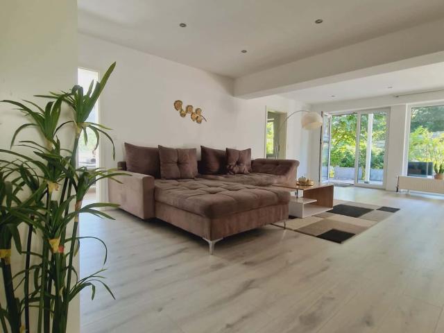 Apartment in Bunsenstraße, Bonn for 120 m² with 2 bedrooms