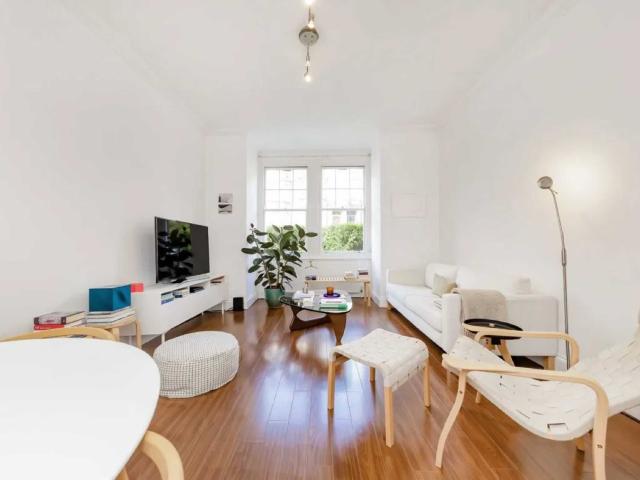 apartment in Goldhurst Terrace, Queen's Park, NW6