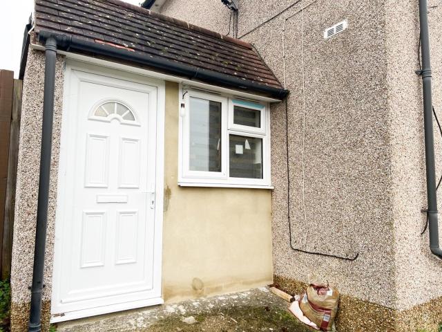 apartment in Gascoigne Road, New Addington, Croydon