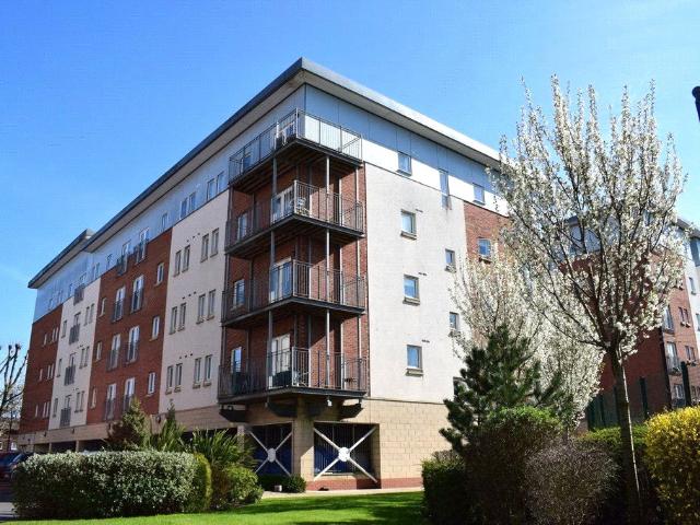 apartment in Gilbert House, 2 Elmira Way, Salford, M5 3DE