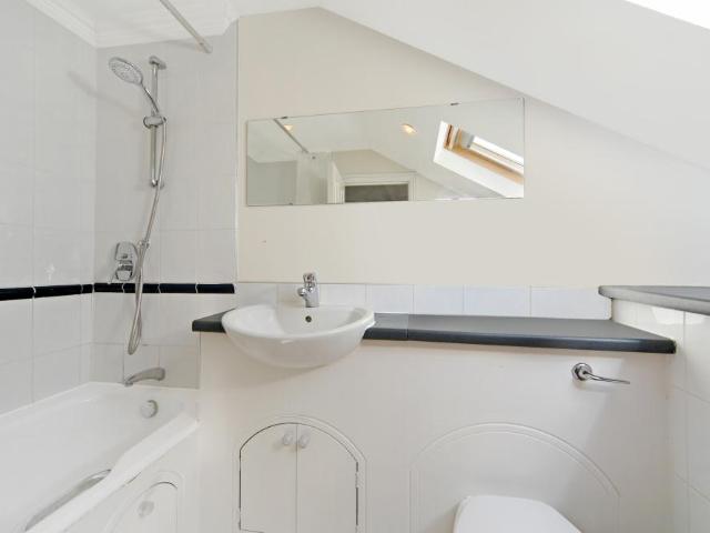 apartment in Gratton Road, Brook Green, W14