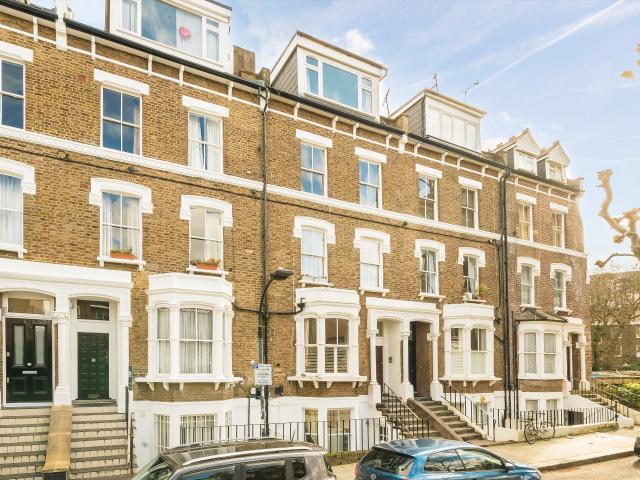 apartment in Gratton Road,, W14
