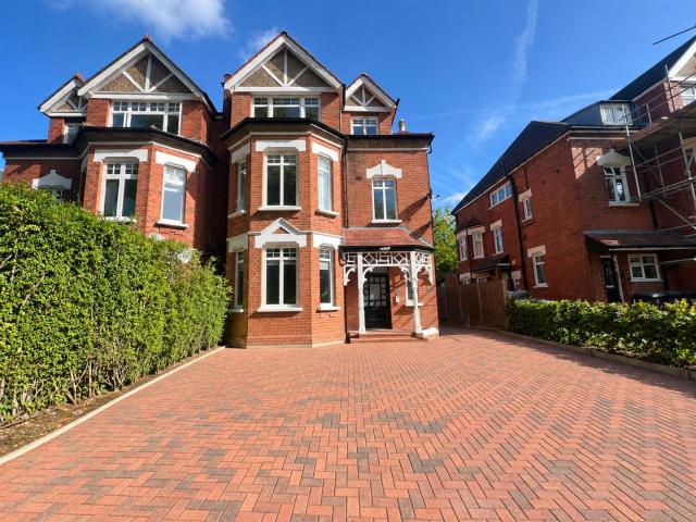 Apartment In Great North Road, London N6